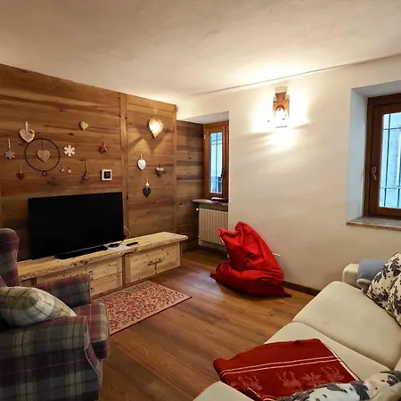 Hostdomus - Boiserie Open Space * Cesana Torinese